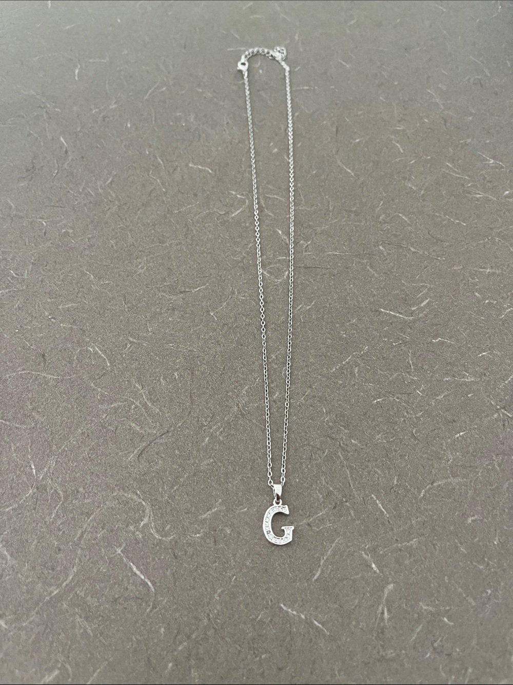 L👀K 3 for $15 Initial  'G' Silver tone Pendant Necklace 12”